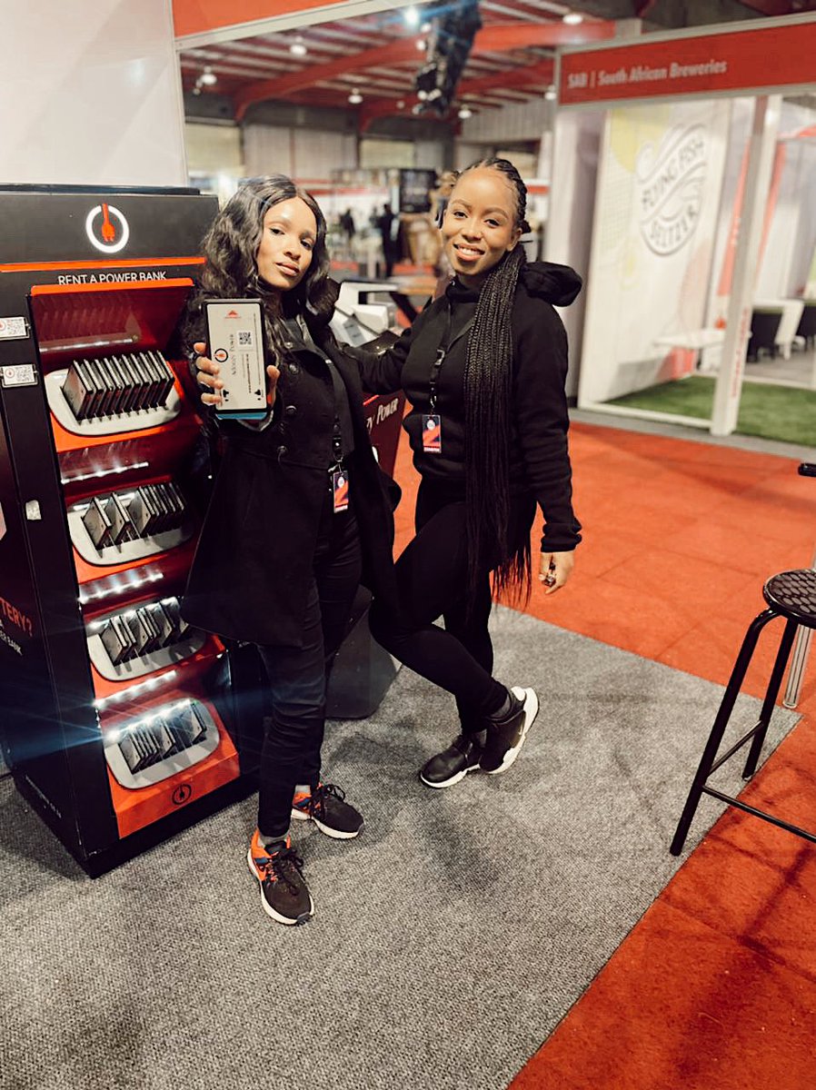 TheeMbaliNkosi's tweet photo. @Hotberry_Corp direct marketers at rand show 🙌🏽🙌🏽 cc @AdoozyLifestyle https://t.co/ln7jet8RLw