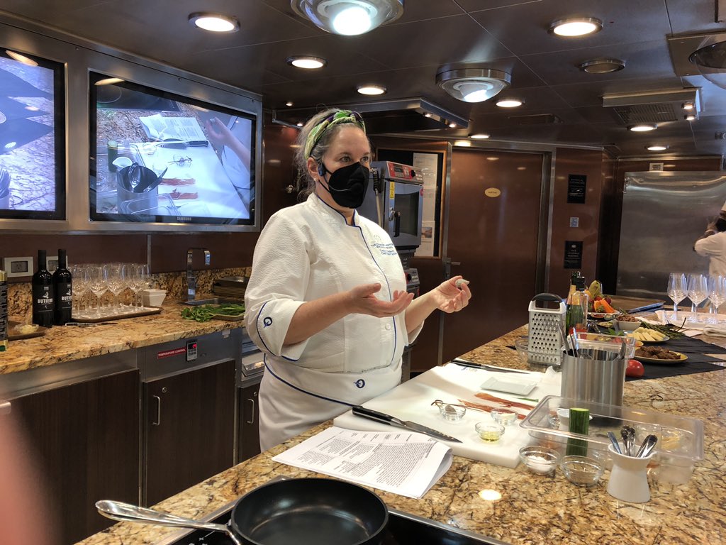 RebeccaBjourno's tweet image. Culinary classes on @OceaniaCruises Marina are so much fun - you will never go hungry or thirsty and there’s so much to learn, from popular local food to expert cooking tips &amp;amp; techniques … 🧄 🍷 🥜 #cruise #culinarycenter