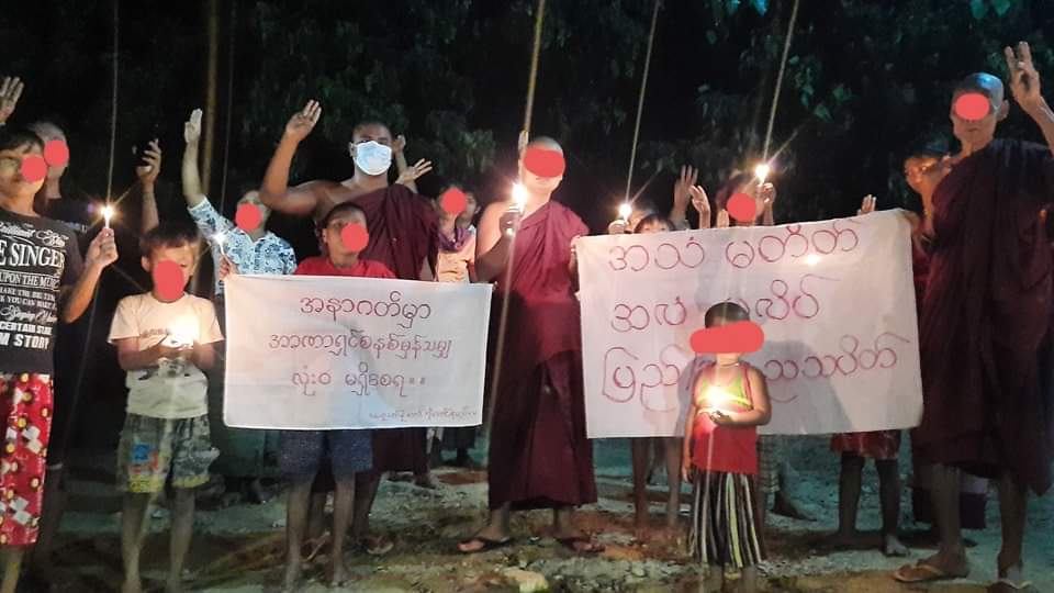 Wamtha2021's tweet photo. ပြည်ကြီးတံခွန်သပိတ်အင်အားစုရဲ့
စစ်အာဏာရှင်တော်လှန်ရေး ညသပိတ်...

ကမ္ဘာမကျေဘူး
သွေးမအေးဘူး
အနိုင်တိုက်မယ်

#အရေးတော်ပုံအောင်ရမည် 

#PrayForMyanmar 
#HearTheVoiceOfMyanmar #WhatsHappeningInMyanmar #2022Apr18Coup

#အဂ္ဂဝံသ https://t.co/RPcb8DMC3W