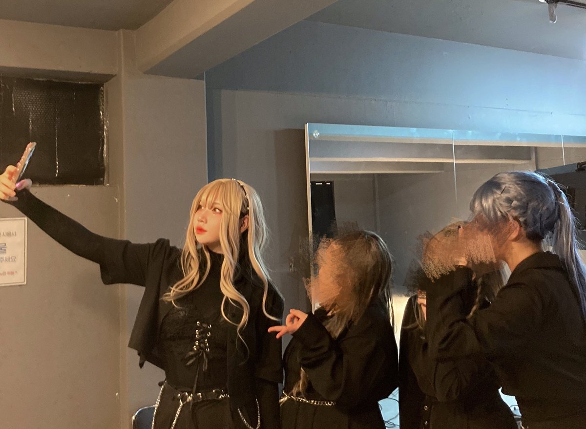 Yoon_seul4012's tweet photo. <촬영 후기😍>

레디언스.. 오랜만에 일냈습니다🥺🔥😤

추후 PV 업로드 예정😤🔥😚

-삐걱 대마왕 윤슬 올림-

#Rediance #we_are_light #블랙핑크 #kill_this_love https://t.co/SAa92c5tML