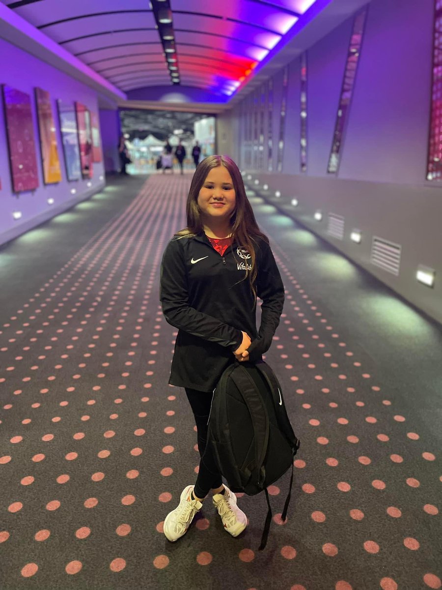 GForceNETBALL's tweet image. What an amazing opportunity for G-Force’s Ella Ho who walked out on court with her favourite VNSL team, Wasps Netball and delivered the ball for the centre pass at the start of the game. Hope you had a great day Ella 🏐#VNSL2022