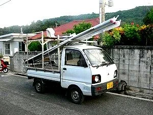 有時にはロケット砲を搭載した即製戦闘車両と誤認されても無理はないが 