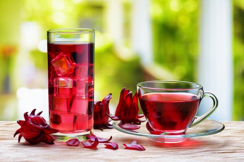 LoriShemek's tweet photo. Hibiscus Tea is not only delicious but a powerful anti-inflammatory. Many health benefits that may help:

✨Fights Inflammation
✨Lowers Blood Pressure
✨Helps Reduce Body Fat
✨Increases HDL Cholesterol
✨Boosts Liver Health
✨Cancer Protection

#smallchoices #optimalhealth https://t.co/hd7NCVL7kE