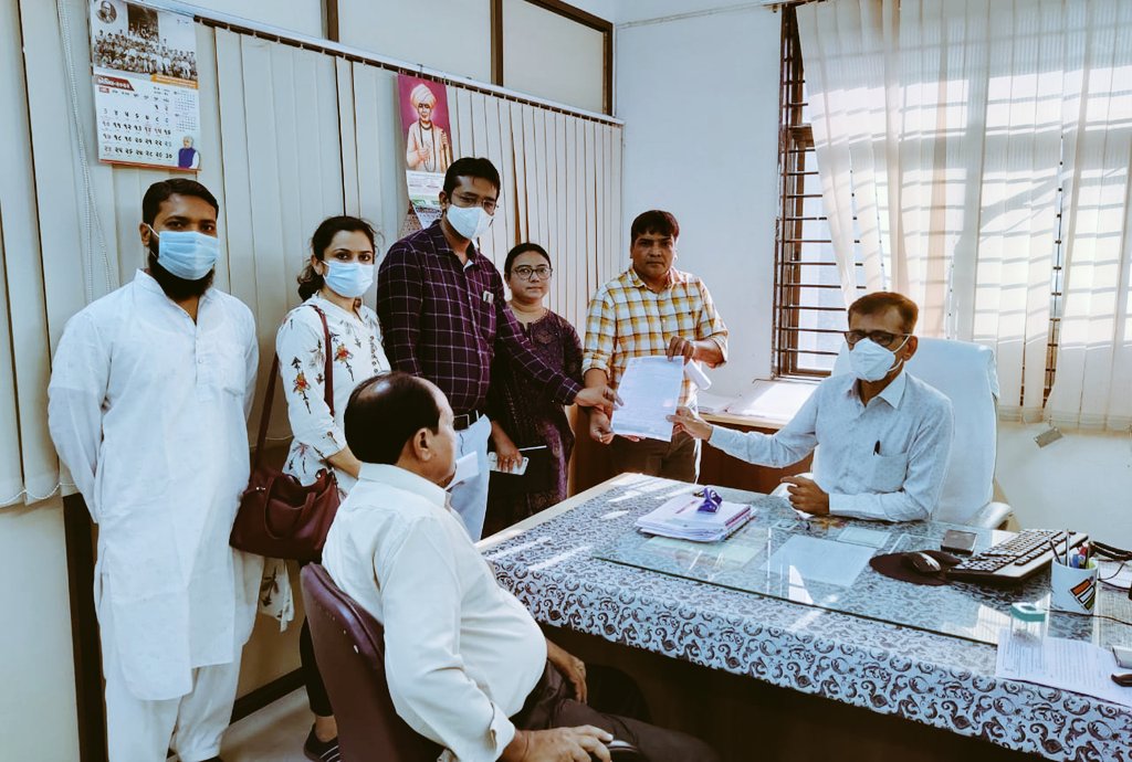 આયુષ-ના પડતર પ્રશ્નોના સમાધાન માટે જામનગર જિલ્લા કલેકટર શ્રી ને આવેદન આપતા ટીમ આયુષ ના સાથી મિત્રો. "વાદ નહિ વિવાદ નહિ NPA ના ઠરાવ સિવાય આયુષ શાંત નહિ"
#nppaforayush @Rushikeshmla <a href="/CMOGuj/">CMO Gujarat</a> <a href="/PMOIndia/">PMO India</a> <a href="/Nimishaben_BJP/">Nimishaben Suthar</a> <a href="/moayush/">Ministry of Ayush</a> <a href="/CRPaatil/">C R Paatil</a> <a href="/narendramodi/">Narendra Modi</a>