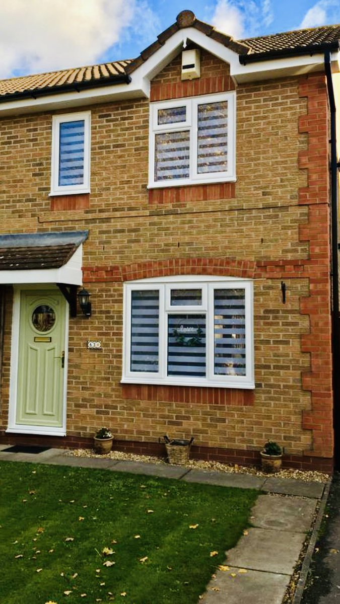 #VisionBlinds installed in a property in #Chester.  Operated in the same way as a roller blind #VisionBlinds make a striking feature of any window, easily adjusted to allow optimum control of sun, light & privacy in the home.  #Chester #Cheshire #NorthWales #Wirral #Blinds https://t.co/V4zDpoqh4F