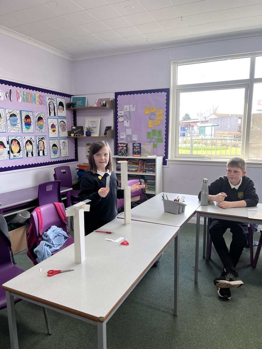 Portyschool's tweet photo. Using a range of paper folding and cuts, P7CR tried to create a tall and stable tower out of one sheet of A4 paper. #STEM #BPeducation https://t.co/KenMUJRhi6