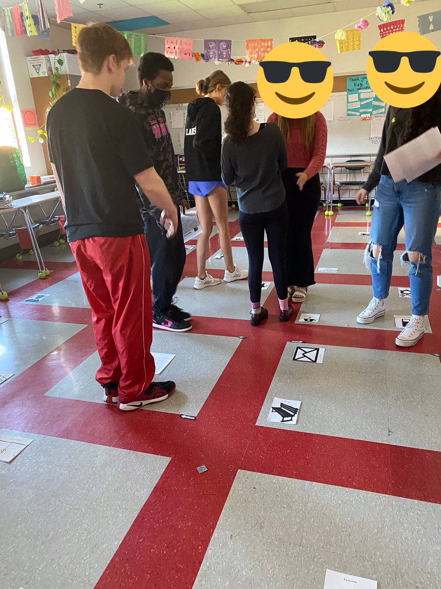 BJKURTZ's tweet photo. @KennedyKoe2 transformed the classroom into a city; the red stripes were the roads. Students had to give each other directions to destinations. They encountered one-way streets and "road closed" signs, and could use the metro for a quick trip across town. Muy creativa https://t.co/yToEHpNbtr