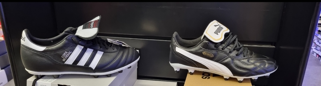 ClontarfConnect's tweet photo. Are u playing in the Liverpool Legends game, May21st. 1 Clontarf player is shopping and sent us this pic, as he cant decide which pair of legendary boots to buy for the game #mundials or #kings
I wonder what boots @Realaldo474 , @WhelanRonnie5 or @MCATEER4 will be wearing. https://t.co/Nd7uUYO1zg