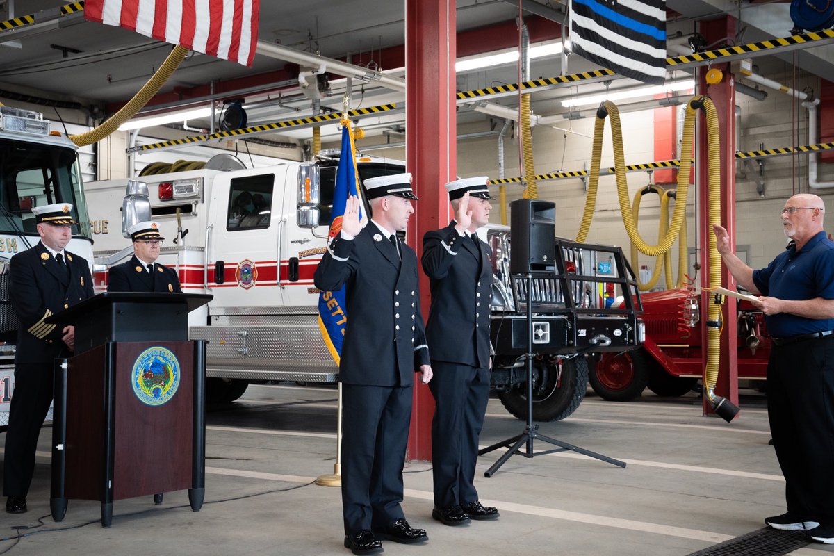 Foxborough Fire swearing in and pinning ceremony 4/14/22 Congratulations to the new promoted officers and new hires Capt Jim Grenier, Capt Adam Higgins, Lt Colin Sweeney, Lt Patrick Rockett, FF/Paramedics: Brian Grenier, Harry McComb, Alex Noonan, Anthony McCauley, Jeff Eszlari
