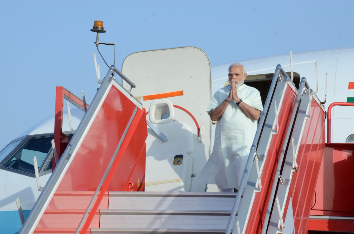 thegujma's tweet photo. ગુજરાતના ત્રિદિવસીય પ્રવાસે આવેલા વડાપ્રધાન નરેન્દ્રભાઈ મોદીનું અમદાવાદ એરપોર્ટ પર સ્વાગત કરાયું. @narendramodi #PMModiinGujarat #NarendraModi #ModiInGujarat @Bhupendrapbjp @CRPaatil https://t.co/pYwgVgMsHn