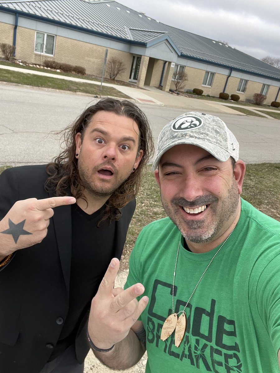 MatthewXJoseph's tweet image. Here we go @OsageCSD #codebreaker #xfactorEDU ready for the day.  

@MrsSchwamman @mraspinall @McMenemyTweets @DrCSJones @Stefanowicz135 @RavesiWeinstein @StaffPodcast @_cwconsulting @crvogt68 @coachthomastech @dr_kreiness @mrhooker @sandra_donaghue @JenWomble @ChristineBemis2