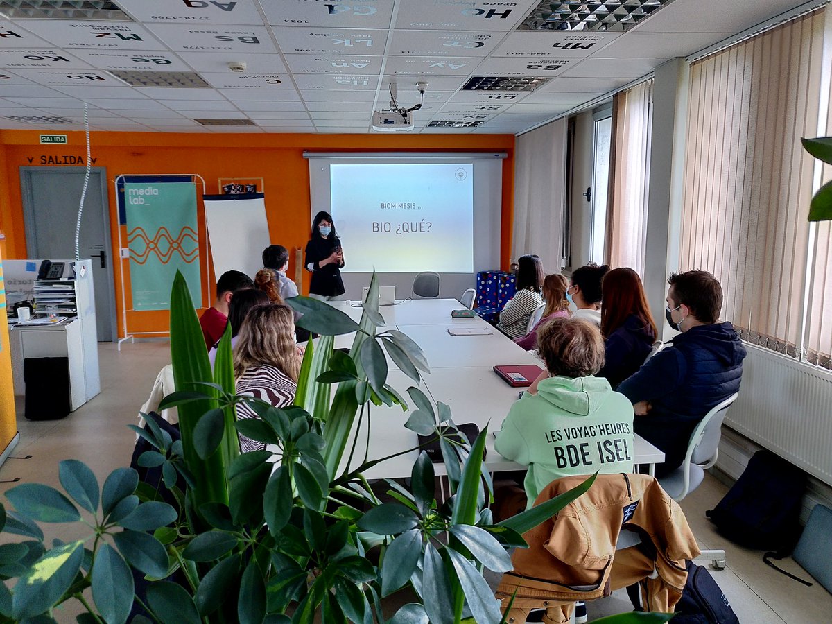 En la quincena del profesional de la <a href="/uniovi_info/">Universidad Oviedo</a>, Marlén López, @marlenina_, nos habla de biomimética y del laboratorio biomimético.
<a href="/medialab_uniovi/">medialab_</a> <a href="/inie_uniovi/">INIE Uniovi</a>