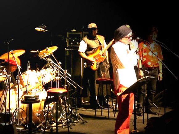 上田正樹 Live 1984 Osaka, feat 石田 長生/スライ&amp;ロビー. "悲しい色やね/STAND BY ME/渚でシャワー/TOK... youtu.be/icwrZYKWtfo <a href="/YouTube/">YouTube</a>より