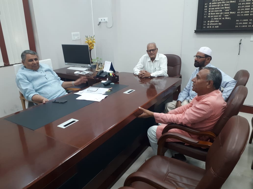 ProfShahidAhma1's tweet photo. Aaj(18.4.2022)sachywalaye
mein jnb.vijay babu,
Education Minister,govt.of
Bihar se patna mein kuch
social aur abhi ki gatibidhi par batein
Kartey huye
Prof.shahid ahmad
Samastipur. https://t.co/U5rdReXYTm