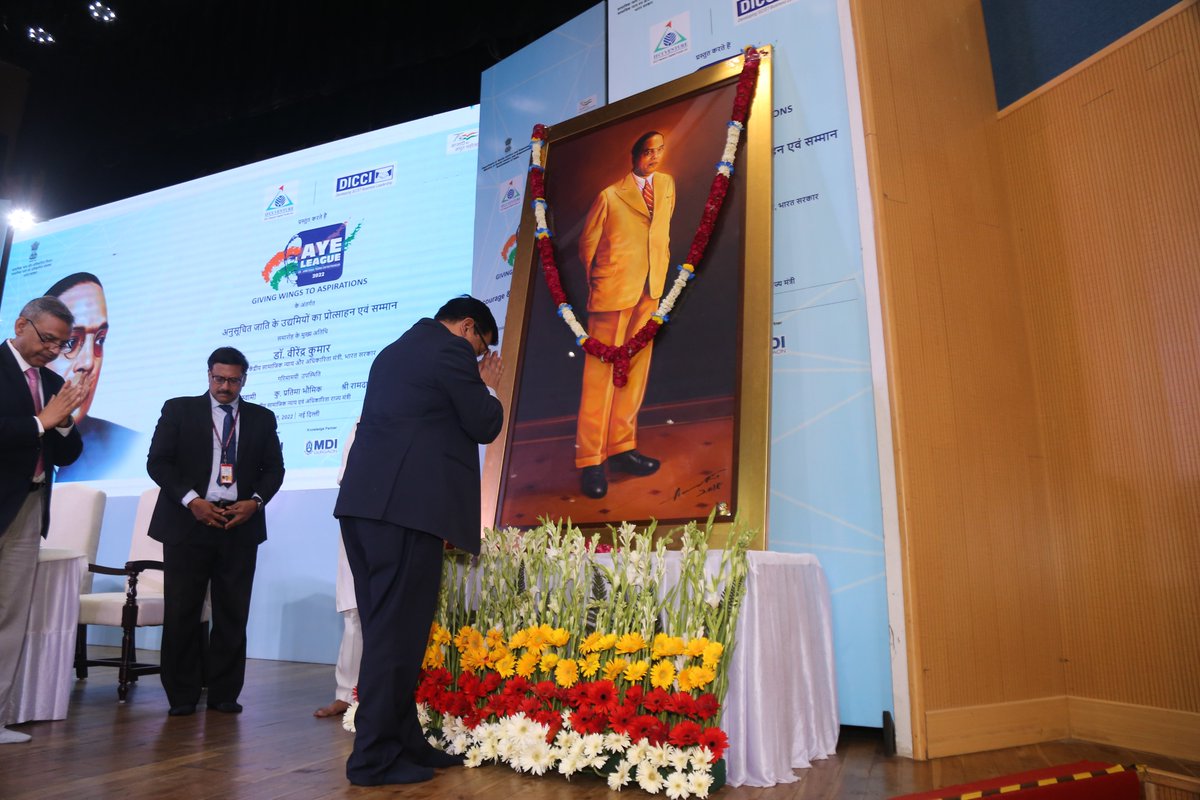 IfciAye's tweet photo. Hon'ble Union Minister of @MSJEGOI @Drvirendrakum13 paid his tributes to Dr. B R Ambedkar along with Union Minister of State for Parliamentary Affairs and Culture @arjunrammeghwal
 at #AYELeague2022 award ceremony. 

@DrMilindKamble @rknarra @subrahyd @manojmittal28 @DICCIorg https://t.co/T60E4OnQKW