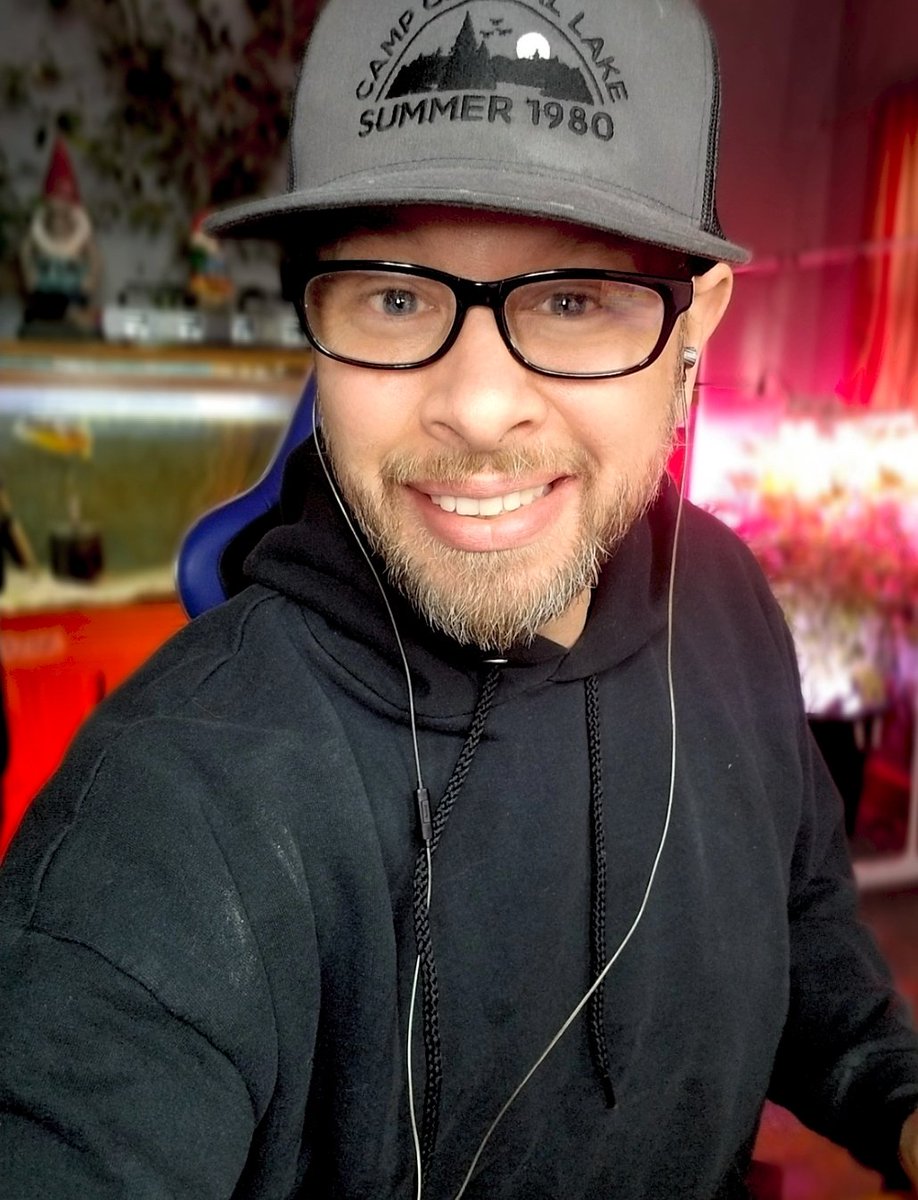 Live right now with them much needed Monday vibes...

Twitch.com/BarronVoncheese