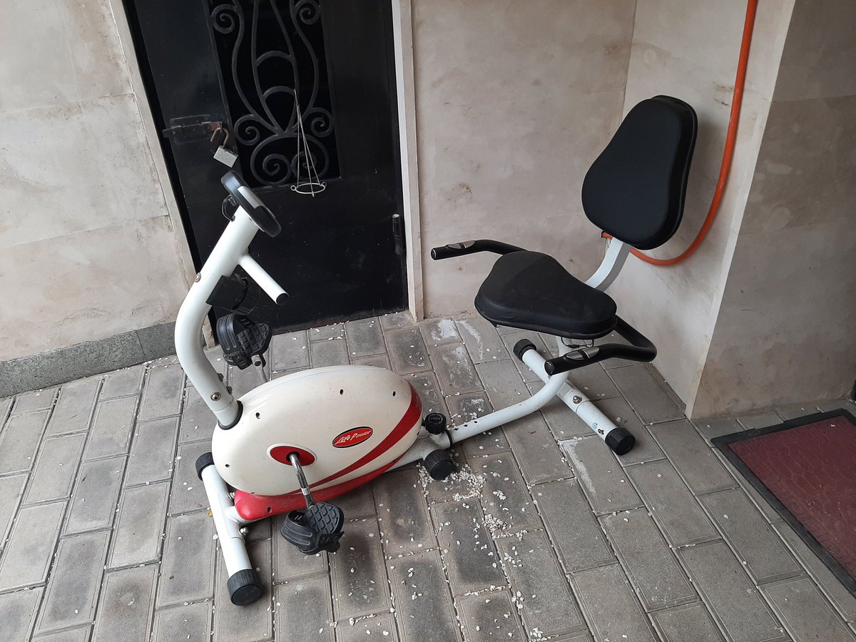 DrFusel's tweet photo. #Fittnesstudio auf #Georgisch https://t.co/A7ah9CZfR0