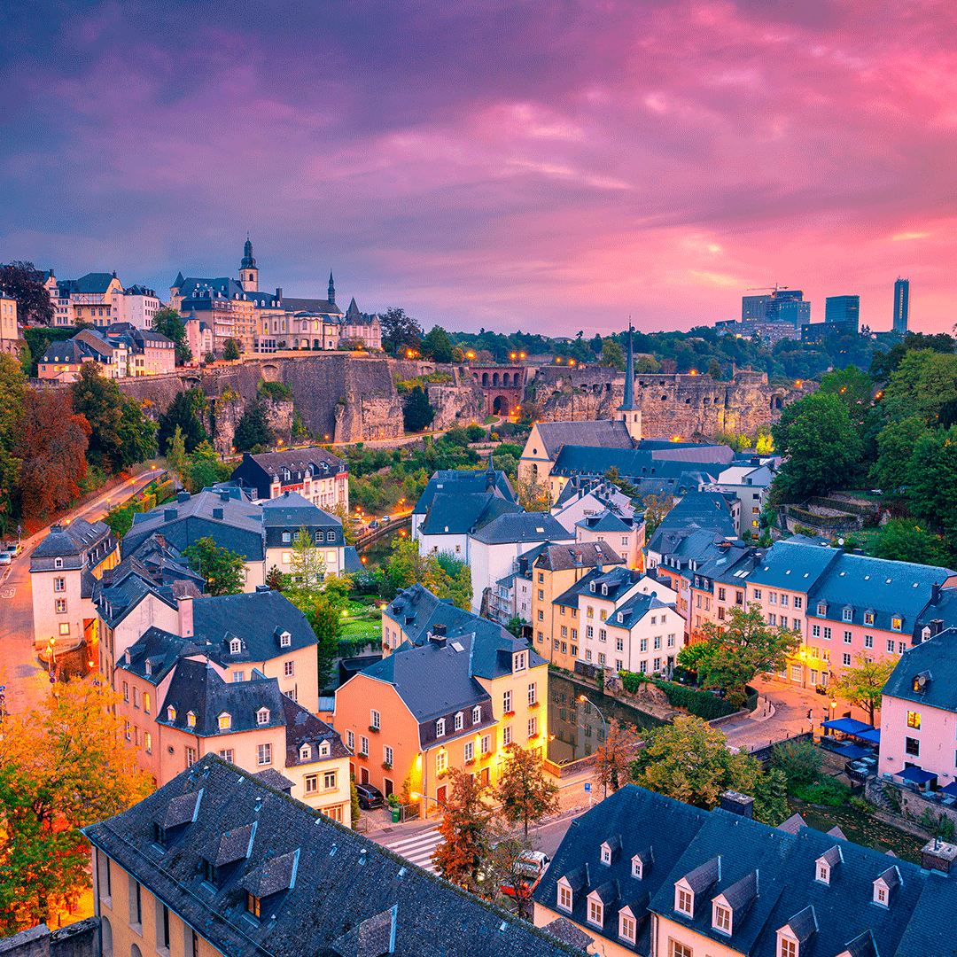 Take a deep breath. Sit back, relax and let the lights and colours of #Luxembourg inspire you for your next family trip. 

Spoiler alert: Kids will love this small but perfect destination!
⭐️⭐️⭐️⭐️⭐️