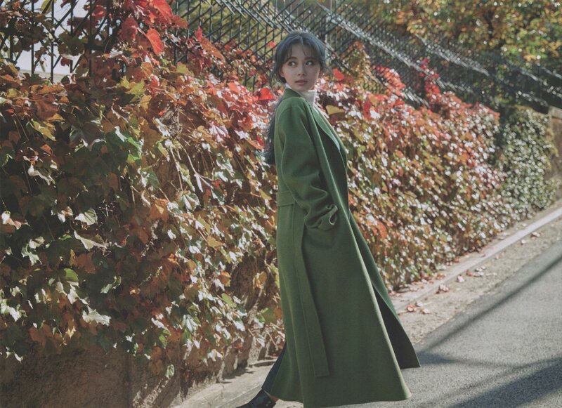 ... dulu gugur akan segera tumbuh kembali dengan cantik, diiringi dengan nyanyian kicau burung.

Mengawali musim semi ini, aku mendapat kesempatan untuk menjadi 𝐅𝐚𝐜𝐞 𝐨𝐟 𝐑𝐮𝐛𝐄𝐥𝐥𝐢𝐭𝐞 untuk bulan April. Aku benar-benar senang dan mendapatkan banyak kenangan ...