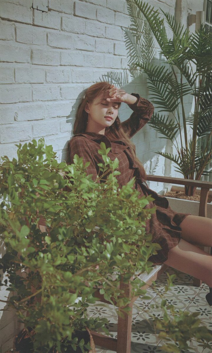 ... menyenangkan selama proses ini!

Menurutku, bulan April memang adalah bulan paling menyenangkan, sebab banyak hal baik yang terjadi. Salah satunya adalah debut 𝐁𝐁𝐎𝐏𝐊𝐈 5 tahun lalu! Waktu berjalan dengan begitu cepat, ya?