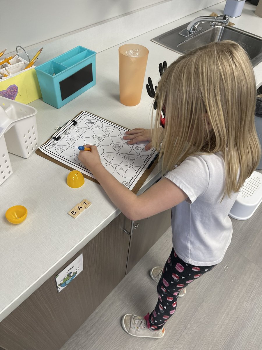 SarahKate6237's tweet photo. Last week ended with a lot of fun learning activities! CVC word egg hunt and shape pizza❤️ #growinglieders @CFISDLieder https://t.co/cFXMeZ1Pax