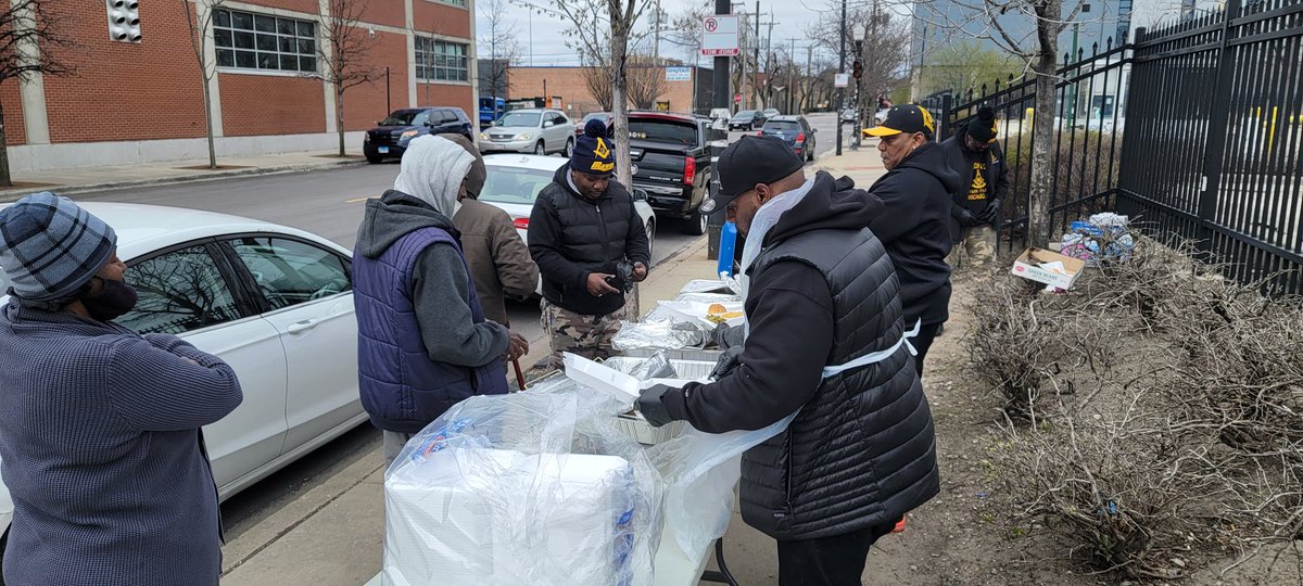 99_pha's tweet photo. The Brothers of Monarch Lodge No. 99 serving the residents of Pacific Garden Mission on Easter Sunday morning. https://t.co/8POYRrAqIT