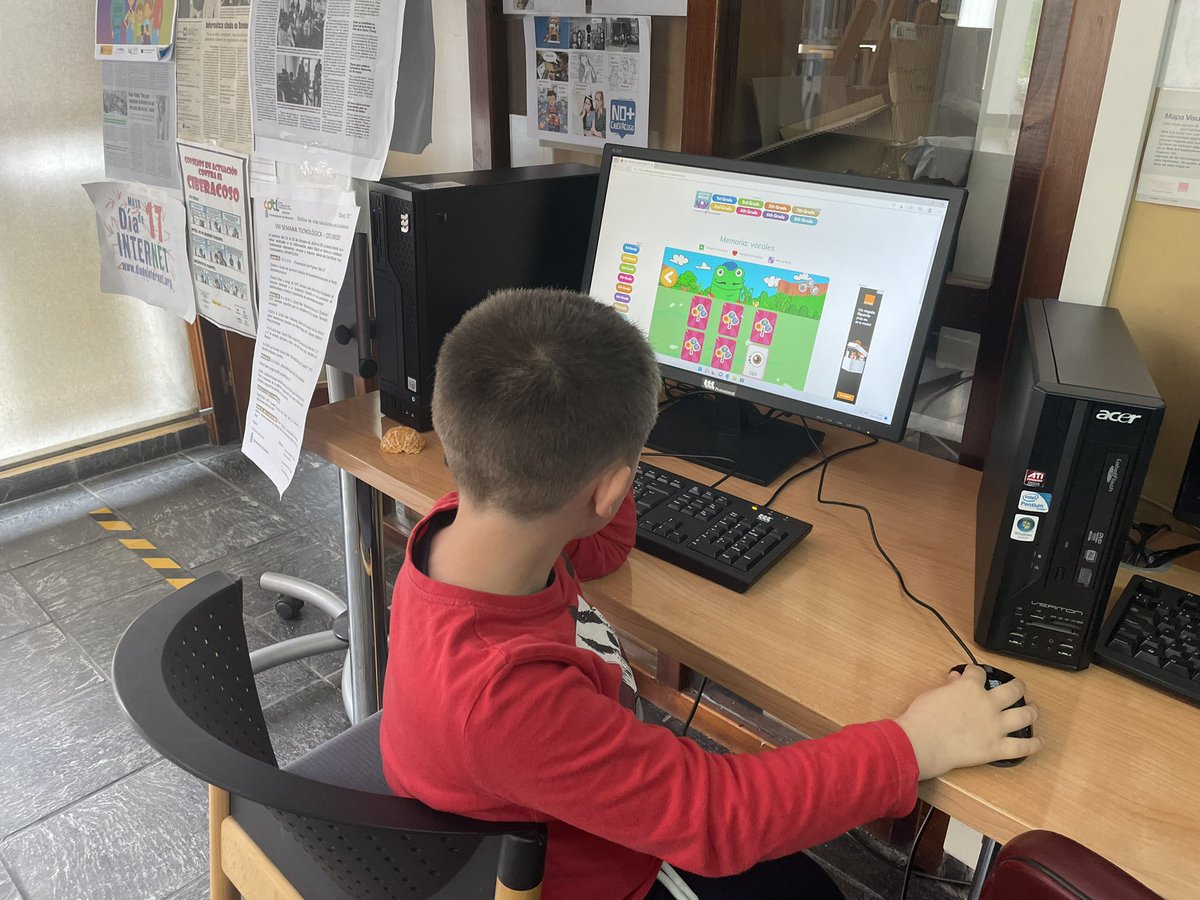Cdtlsomiedo's tweet photo. Hoy en #SDTL #Somiedo aprendiendo con las #TIC 2* Primaria #NavegandoXlaRed #Webs #Didacticas #MolanLasTIC https://t.co/xHNHPz06bg