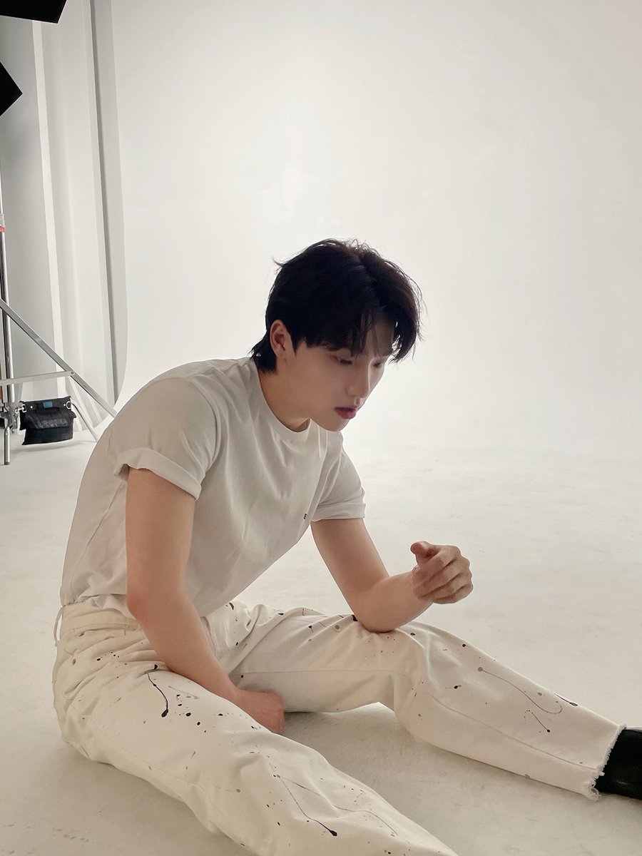 DINO_17b's tweet photo. #디노 ELLE KOREA Behind Photo📸

@ELLE_KOREA
#디노 #DINO
#세븐틴  #SEVENTEEN 
#ELLEKOREA #광고 #협찬 https://t.co/x3NbZNJCtj