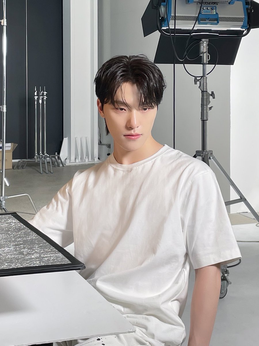 DINO_17b's tweet photo. #디노 ELLE KOREA Behind Photo📸

@ELLE_KOREA
#디노 #DINO
#세븐틴  #SEVENTEEN 
#ELLEKOREA #광고 #협찬 https://t.co/x3NbZNJCtj