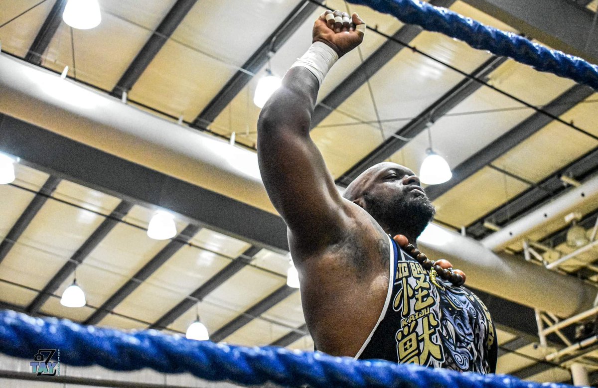 TZPhotographyy's tweet photo. Some dope shots I got of @BigBadKaiju this past Saturday night at @UnitedEliteRVA!!
#TayZPhotography #oshayedwards #indywrestling #STP #bigbadkaiju #UEW https://t.co/GlYsPhxfbo