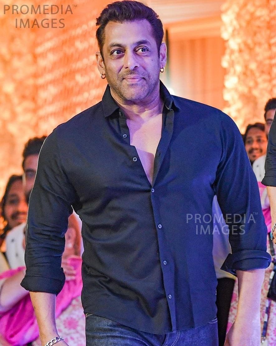 Shweta7770's tweet photo. 56 never looked this young before 🔥 #SalmanKhan https://t.co/p0yrCCIQA4