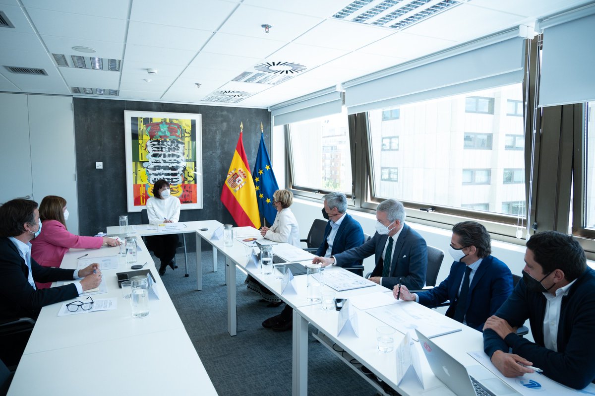 DianaMorantR's tweet photo. Me he reunido con la consejera de @EcoGobCan, @Elenamanez, con quien he abordado el proyecto de colaboración público-privada #Canarias #LivingLab, de gran potencial para que España alcance el liderazgo mundial en nuevas tecnologías disruptivas para el turismo basadas en #IA. https://t.co/TAcpOTmOal