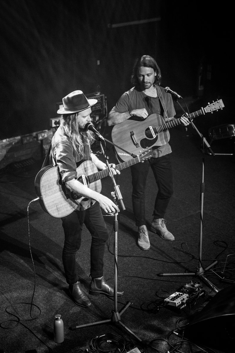 stularsen's tweet image. It's very surreal to be doing this again. Thankful for wonderful crowds at these first shows in Ireland, Scotland and England. 

Big thanks to @edpatrickuk for joining me on the road for this first leg. I'm a fan for life. 

Next chapter starts in Paris this week! 

📷 @AsiaPracz