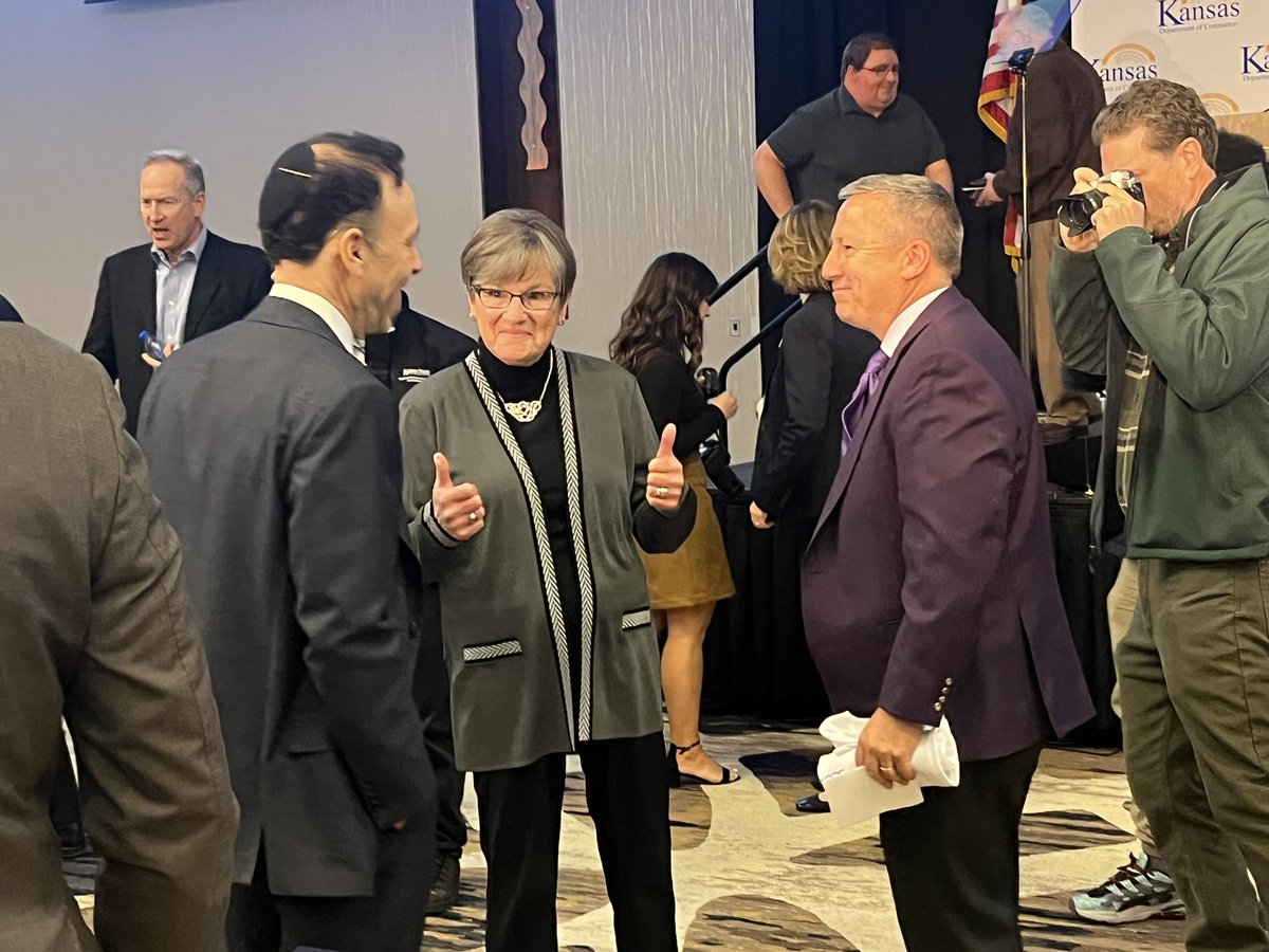 Governor Laura Kelly tweet media
