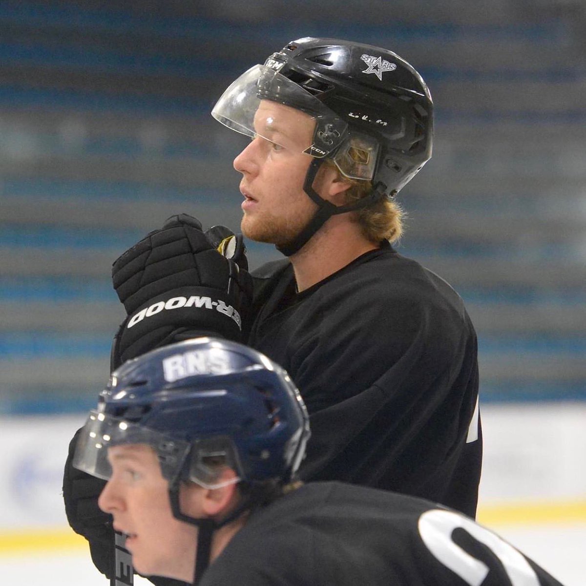 SJHL_NorthStars's tweet photo. Happy birthday to our very own, defenceman Wilson Steele! ⭐️🎉

An ‘02 birthdate from Calgary, AB, Steele turns 2️⃣0️⃣ years old today! 

Have a great day Wilson!! 🎊

(📸: @MartyMartyPxP1) https://t.co/85LO8jYvBs