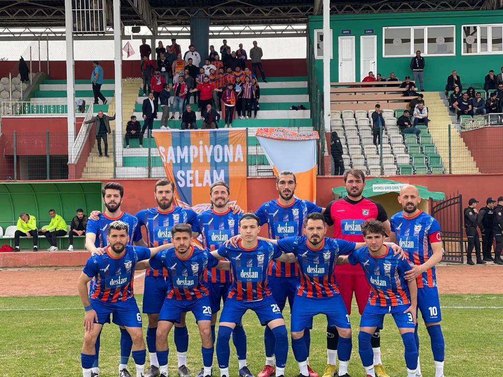 🧡3 . Lig Hazır Mı? 💙
 Şampiyonlar Geliyor🤩🏆
 
⏱️90' | Maç Sonucu

Eynesil Belediyesporumuz 1-0 Çarşıbaşıspor

#EYNvÇRŞ