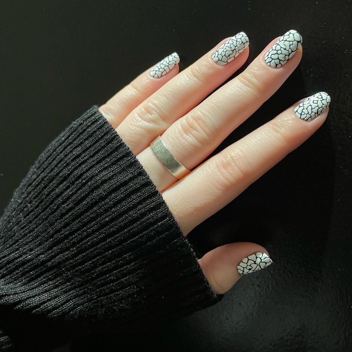 CoutureCuticle's tweet photo. Matte or textured?
.
.
.
@holotaco Bring Me The Teal, Matte Taco
@decoart for the details https://t.co/p3Fkj4srJl