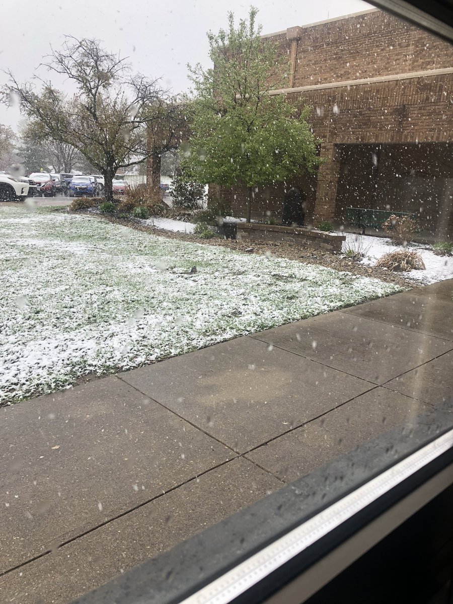 Mrs_NJimenez's tweet image. Just when I thought I had left “snow in April” behind. 🤷‍♀️ #snowyday #bringbackspring #doyouwannabuildasnowman☃️