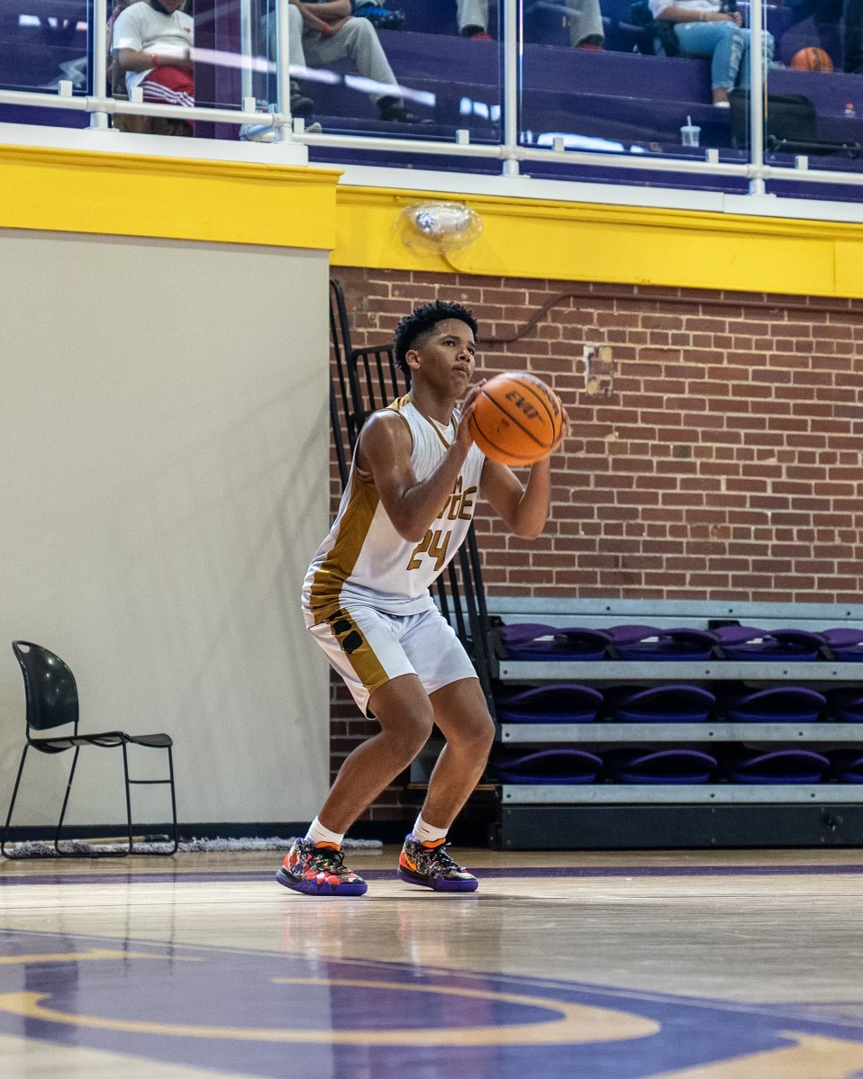 Lyrik Bettis 6’0
Lyrik has the ability to guard 1 through 5. He can knock down the 3 ball along with finishing at the rim through contact.
