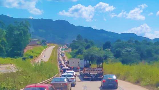 Br381_urgente's tweet photo. Quem concorda Retuíte aí:

Que tal um passeio com todos os motoqueiros como tem feito nas grandes rodovias do país? Segue as duplas em cada 🏍

🏍 @jairbolsonaro @tarcisiogdf 
🏍 @RomeuZema @carlosaviana
🏍 @alesilva_38 @Marceloscf2
🏍 @asilveiramg @rpsenador
🏍 ainda tem vaga… https://t.co/fkFlSxH8K2