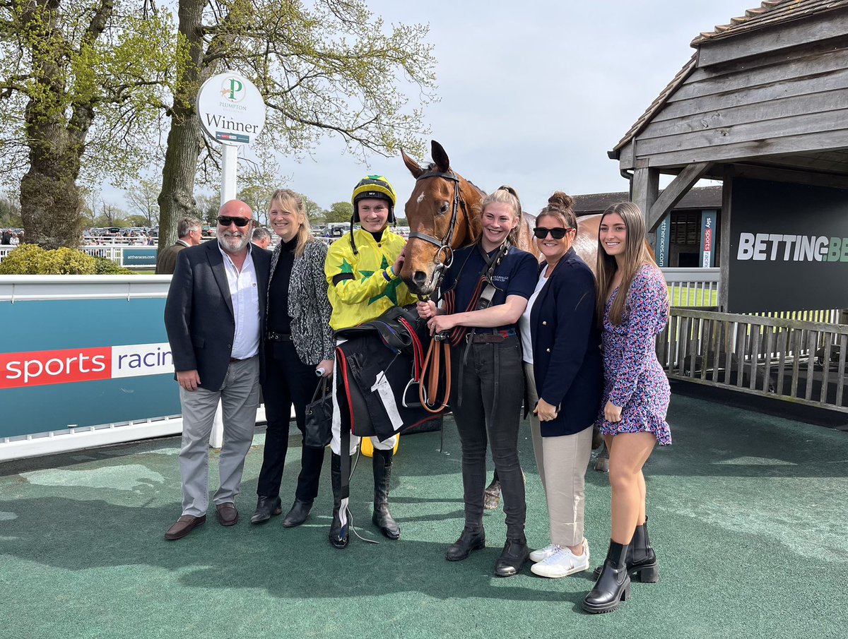 Plumpton Racecourse tweet media