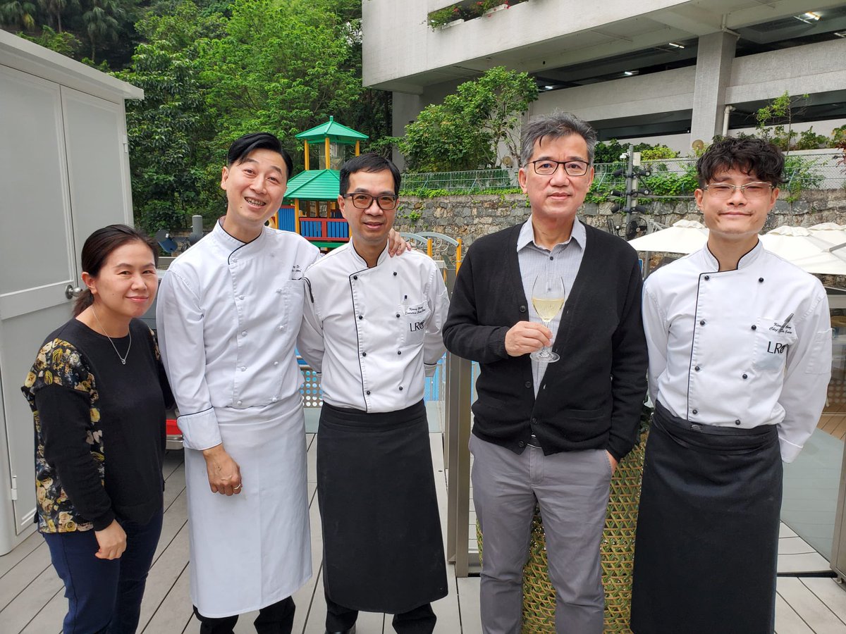 GM_lrc_hk's tweet photo. Last working day of our fabulous Executive Chef Sammy So after 13+loyal years with the LRC. We are going to miss you great man!!! All the best in Chengdu. #greatguy #greatchef #greatleader #allthebest #lrc #hongkong https://t.co/0NISadO9TR