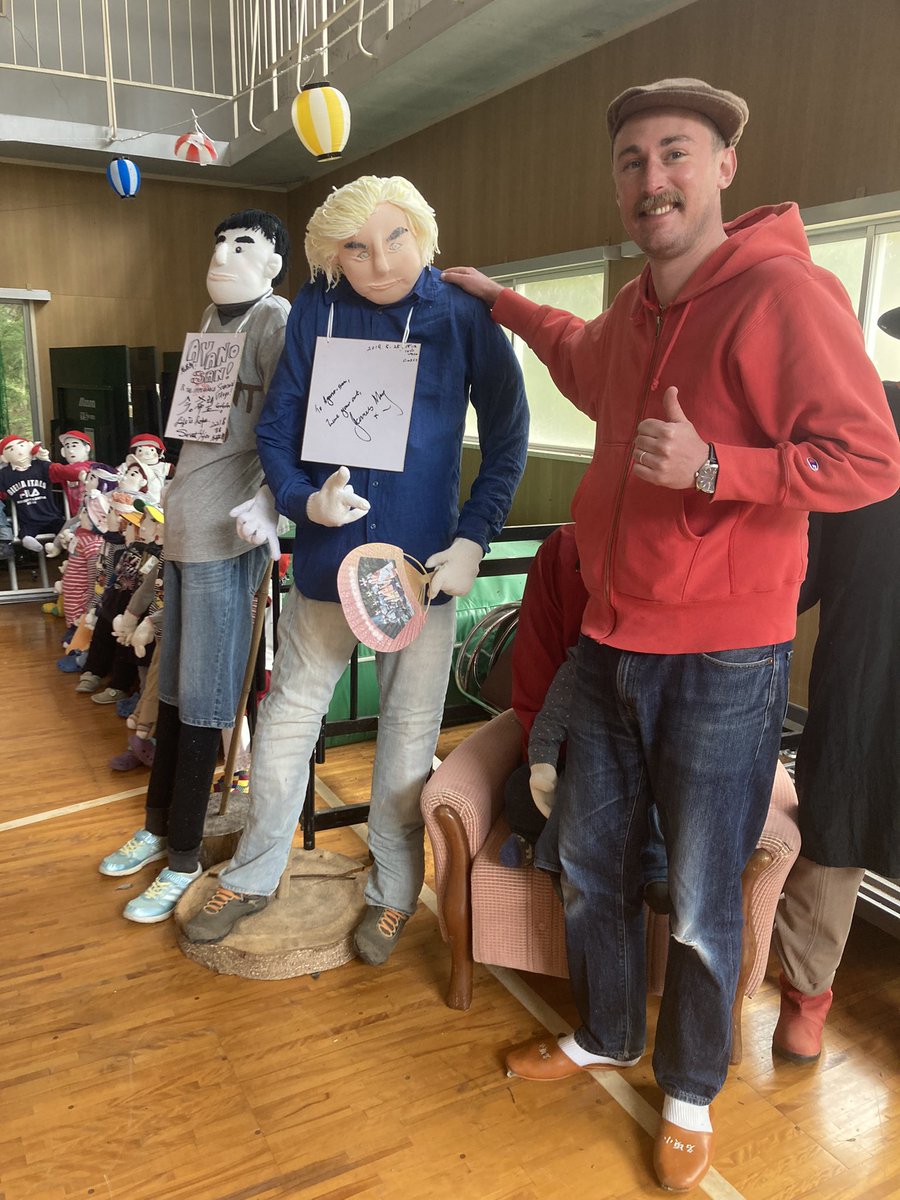 DCaffPNE's tweet photo. @MrJamesMay as a proud Brit living in Japan for going on ten years, I must say that it was a real honour to meet you today! https://t.co/1HKPN33qUJ