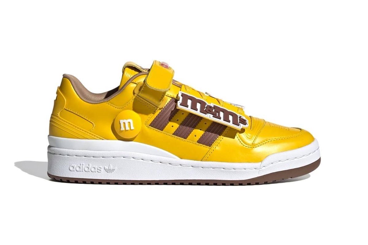 AdrianHayabusa's tweet photo. Sí veo a @zhygou con los nuevos M&M’s x adidas Forum Low 84 ‘Yellow’ 🥵 #Chidory https://t.co/XkC7RlyB7v