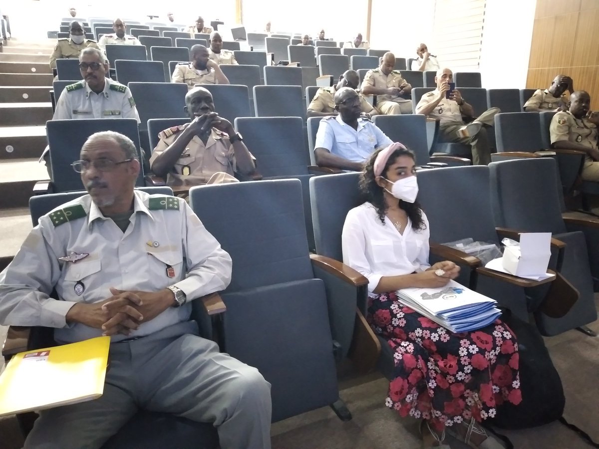 DaphneeMar's tweet photo. Une cinquantaine d'officiers provenant des cinq pays du G5 Sahel 🇧🇫🇲🇱🇲🇷🇳🇪🇷🇴 participent à un atelier sur l'intégration du DIH et du DIDH dans le processus de prise de décision militaire, organisé par le @CICR_Afrique en #Mauritanie https://t.co/DgfrE1YlSY