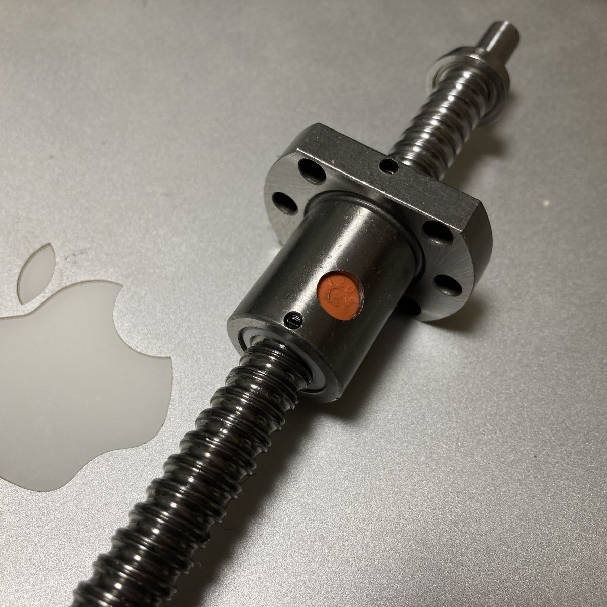 craftlab3d's tweet photo. あと、ボールネジも同じくナットを外してはいけません。これを外すと自身では2度と戻すことはできません。絶対はずしちゃダメだよ！フリじゃないよ！ https://t.co/iokWj67gLl