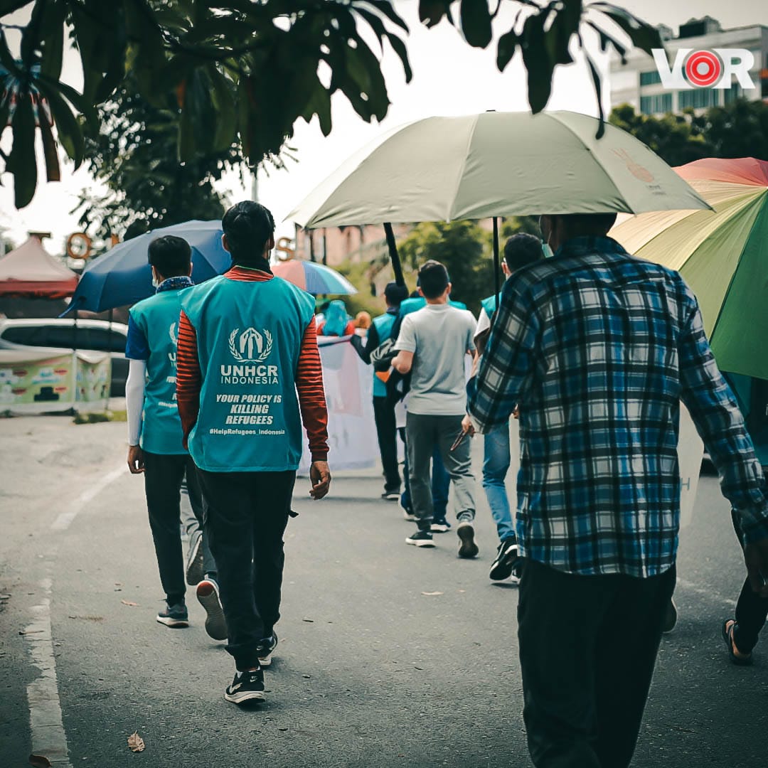 QueenEl62668306's tweet photo. More than 7000 Hazara refugees are living in limbo in Indonesia. We have been living the life of a prisoner the past 10 years.These inhuman conditions led many of us to suicide. We need immediate attention . .
#RescueAfgRefugees_Indonesia https://t.co/220YXN8Hjw