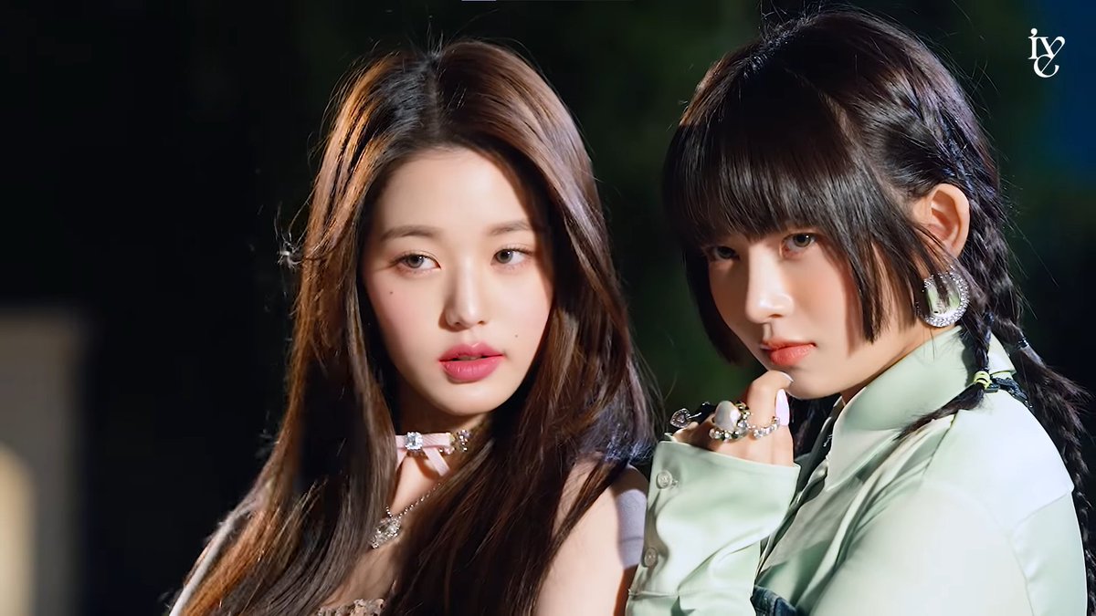 ivepics_'s tweet photo. rei with her princess 💗 https://t.co/FrjfOBLnYv