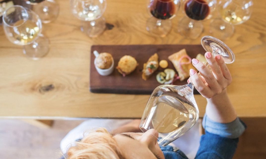 EatGuideNapa's tweet photo. Happy Friday! Check out Napa Valley wineries that was reopen for visitors!!

https://t.co/t17NekxgHo

#TheEatGuide @VisitNapaValley @VisionsOfNapa #napa #winecountry #wineries #openwine #openwineries https://t.co/nWMBaVUY2P