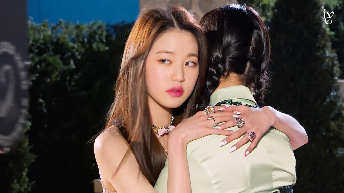 ivepics_'s tweet photo. rei with her princess 💗 https://t.co/FrjfOBLnYv